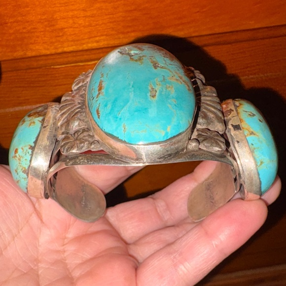 Turquoise 925 Silver Floral Cuff Bracelet - Picture 4 of 7